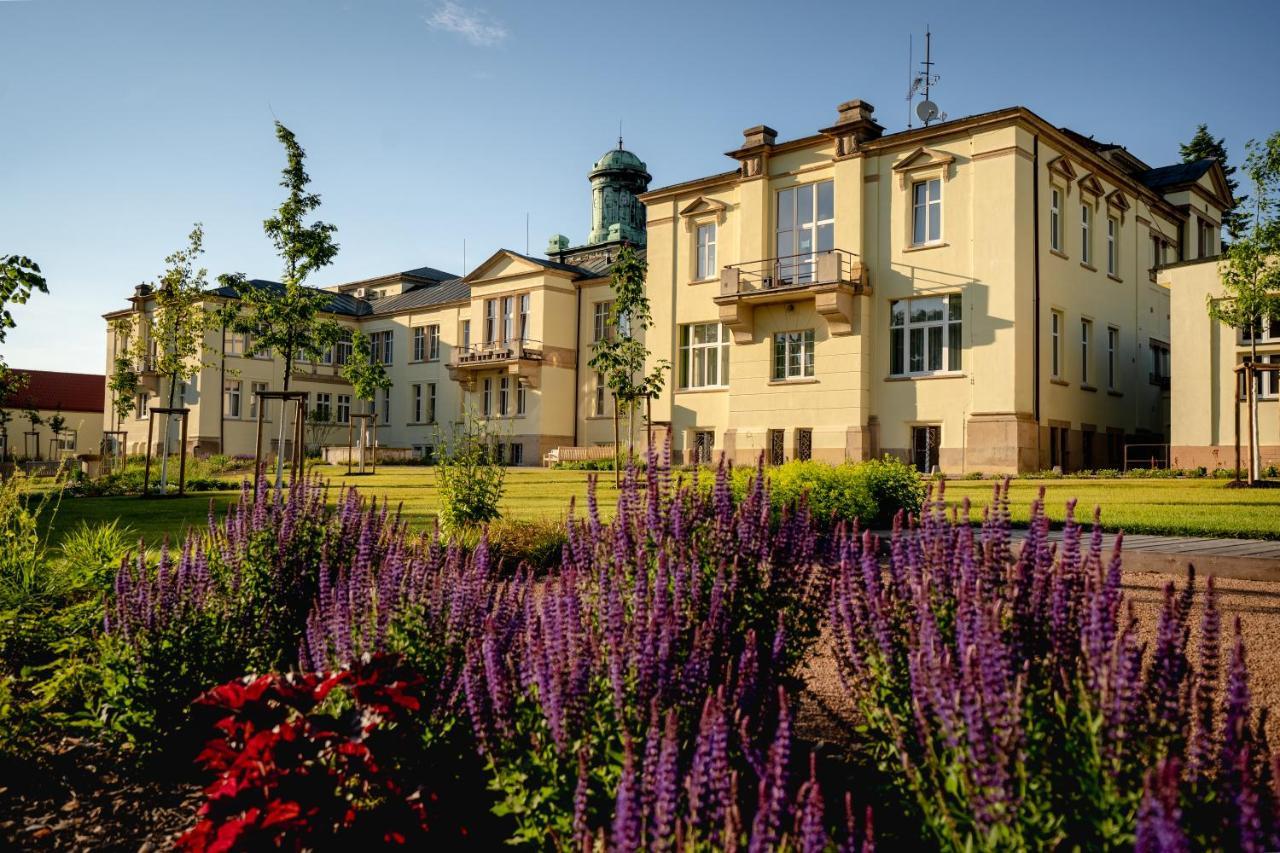 Hotel Zámeček Poděbrady Esterno foto