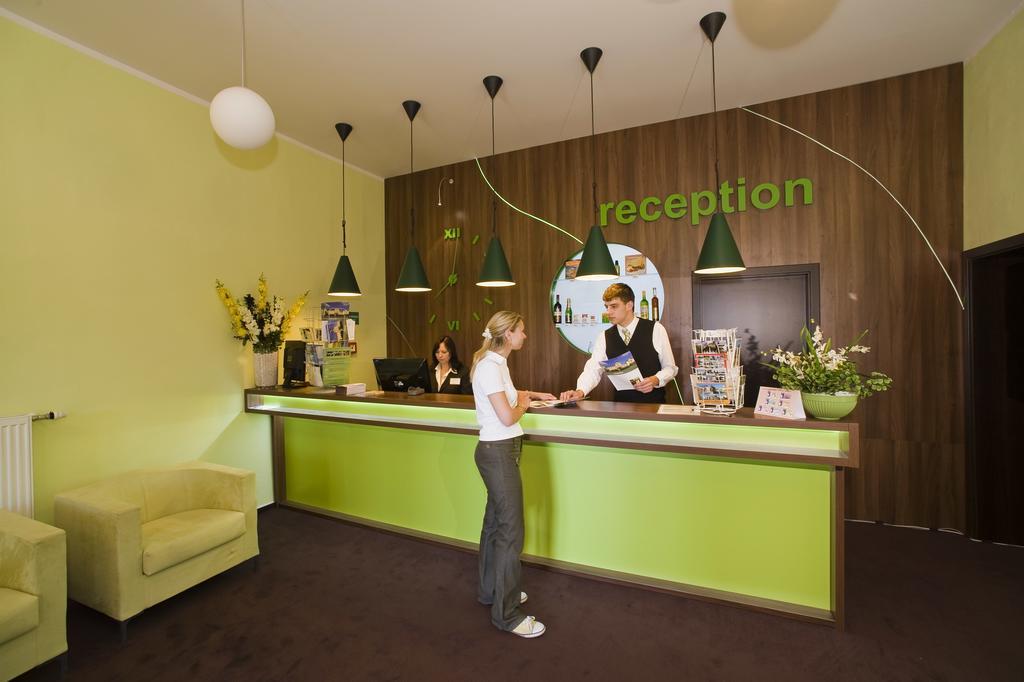 Hotel Zámeček Poděbrady Esterno foto